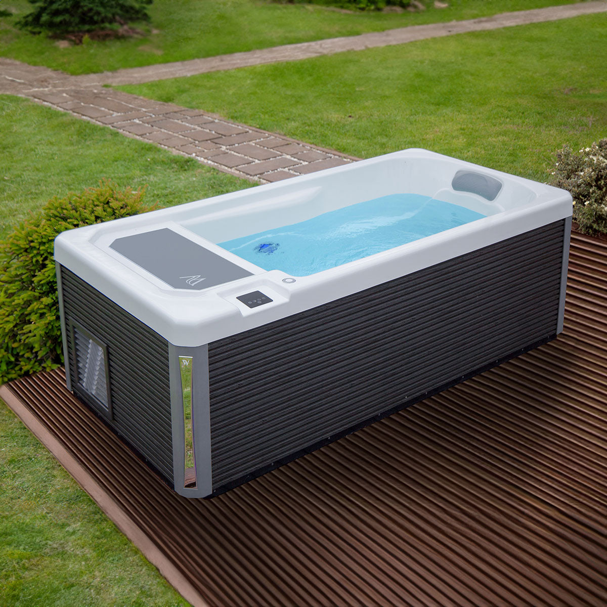Wellis® Iceland Cold Plunge Tub