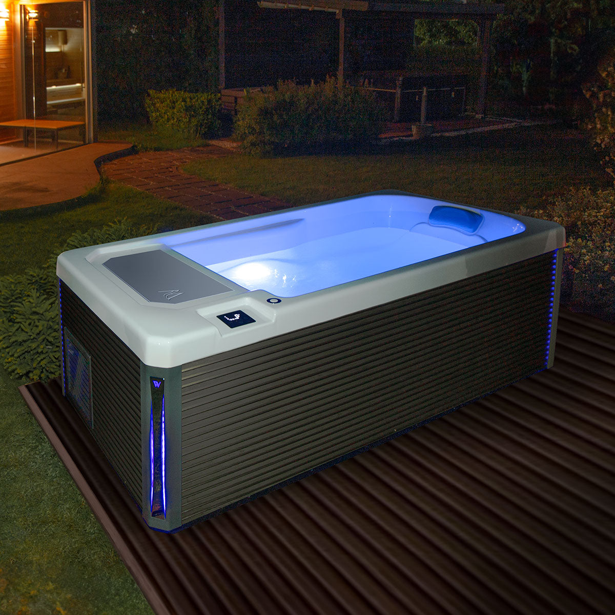 Wellis® Iceland Cold Plunge Tub